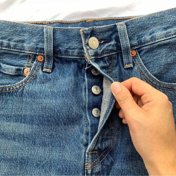 Levi’s High Rise Skirt - Picture 2 of 5